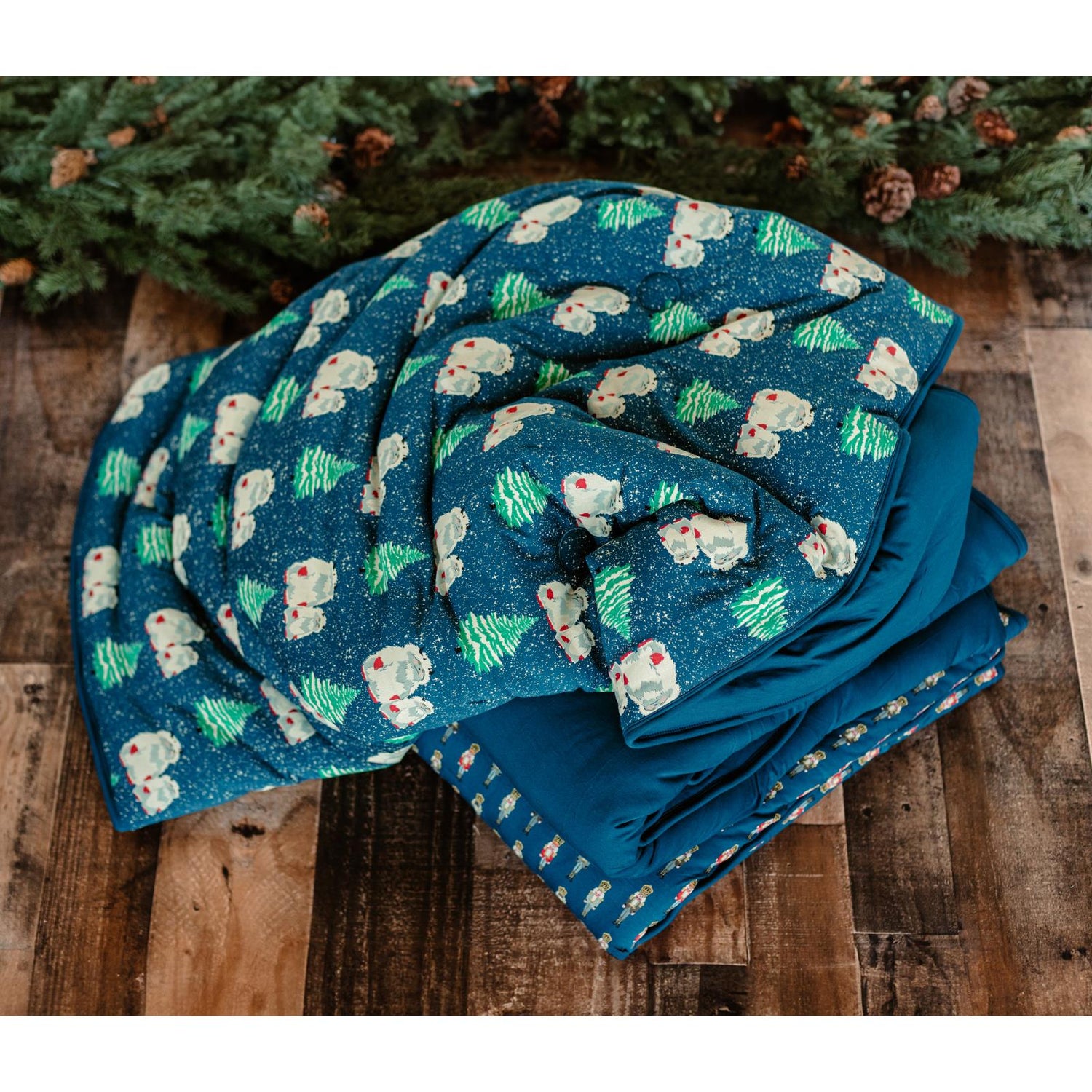 Print Fluffle Toddler Blanket with Embroidery in Peacock Yeti