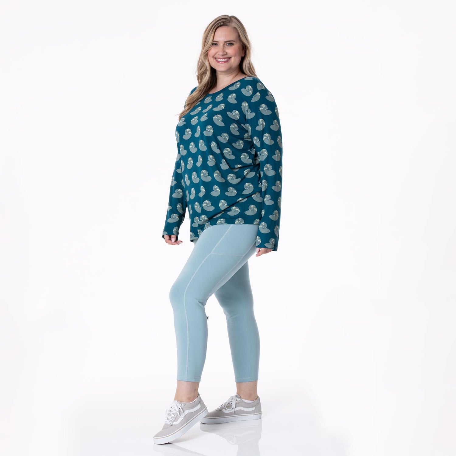 Women's Print Long Sleeve Relaxed Tee in Peacock Nautilus