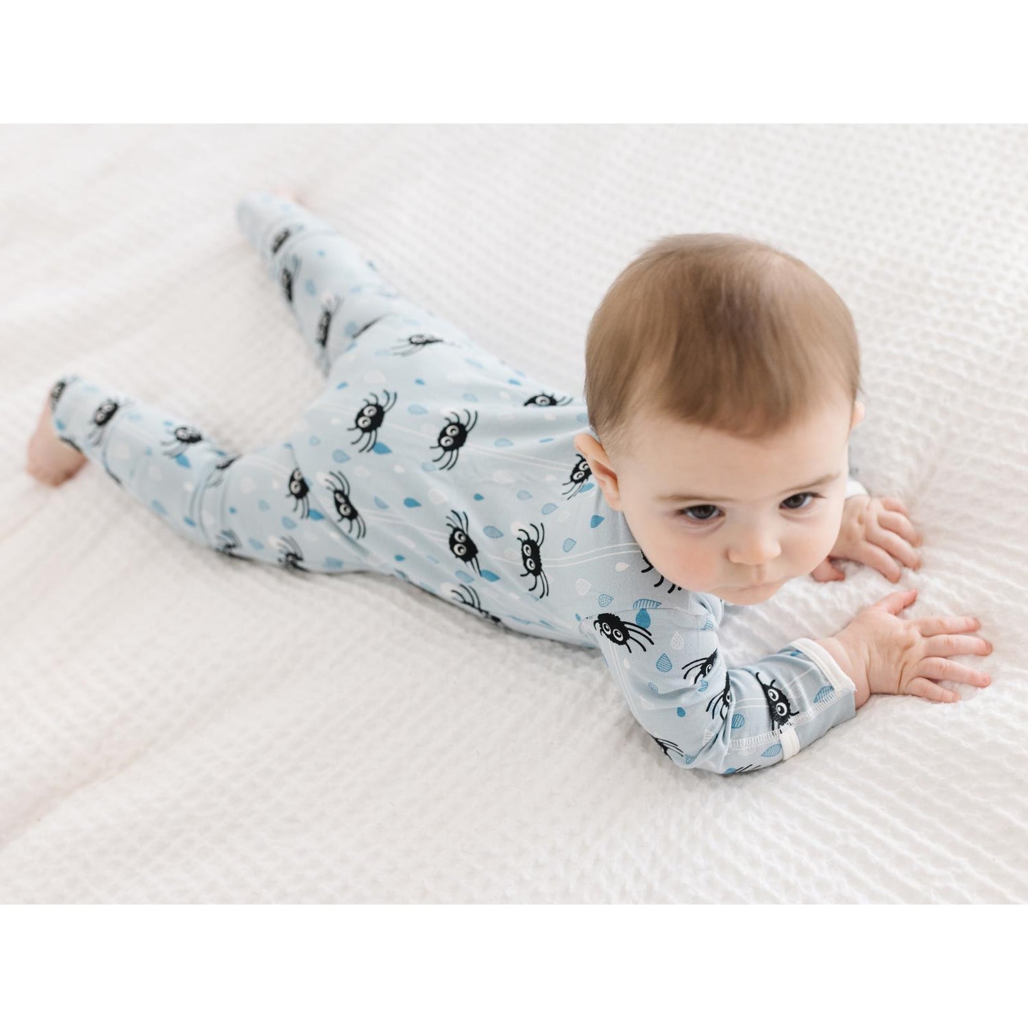 Print Convertible Sleeper with Zipper in Pearl Blue Itsy Bitsy Spider