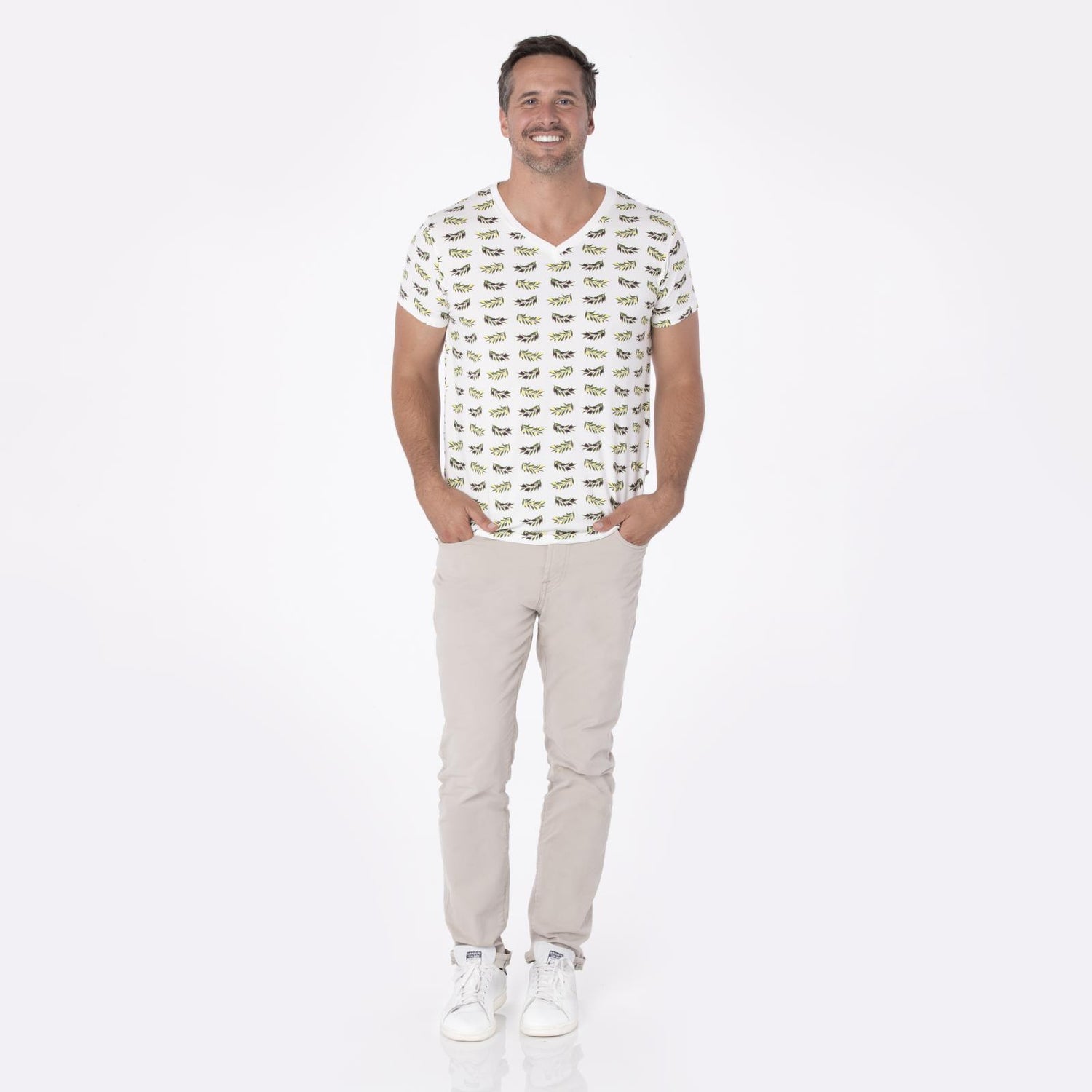 Men's Print Short Sleeve V-Neck Tee in Natural Olive Branch