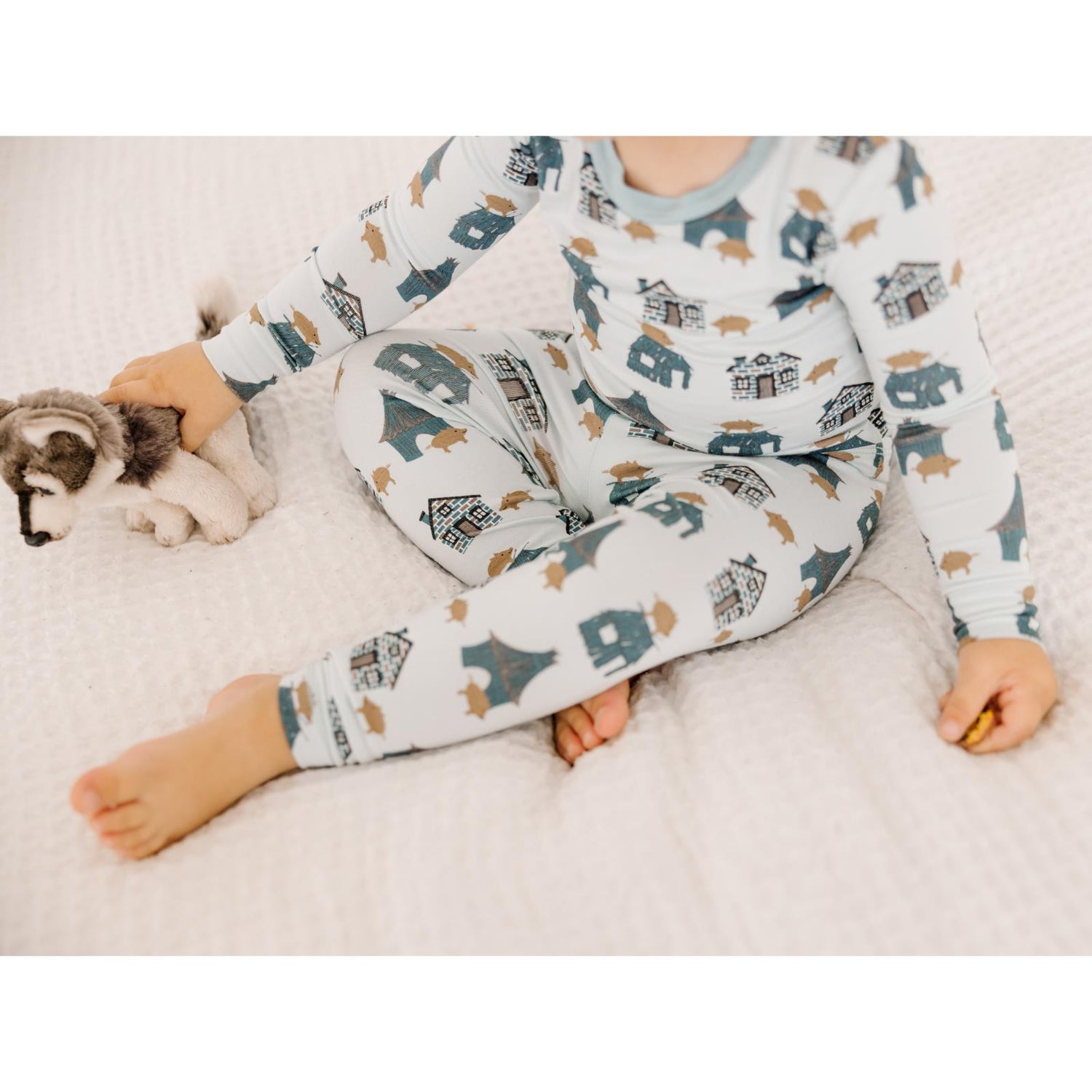 Print Long Sleeve Pajama Set in Illusion Blue Three Little Pigs