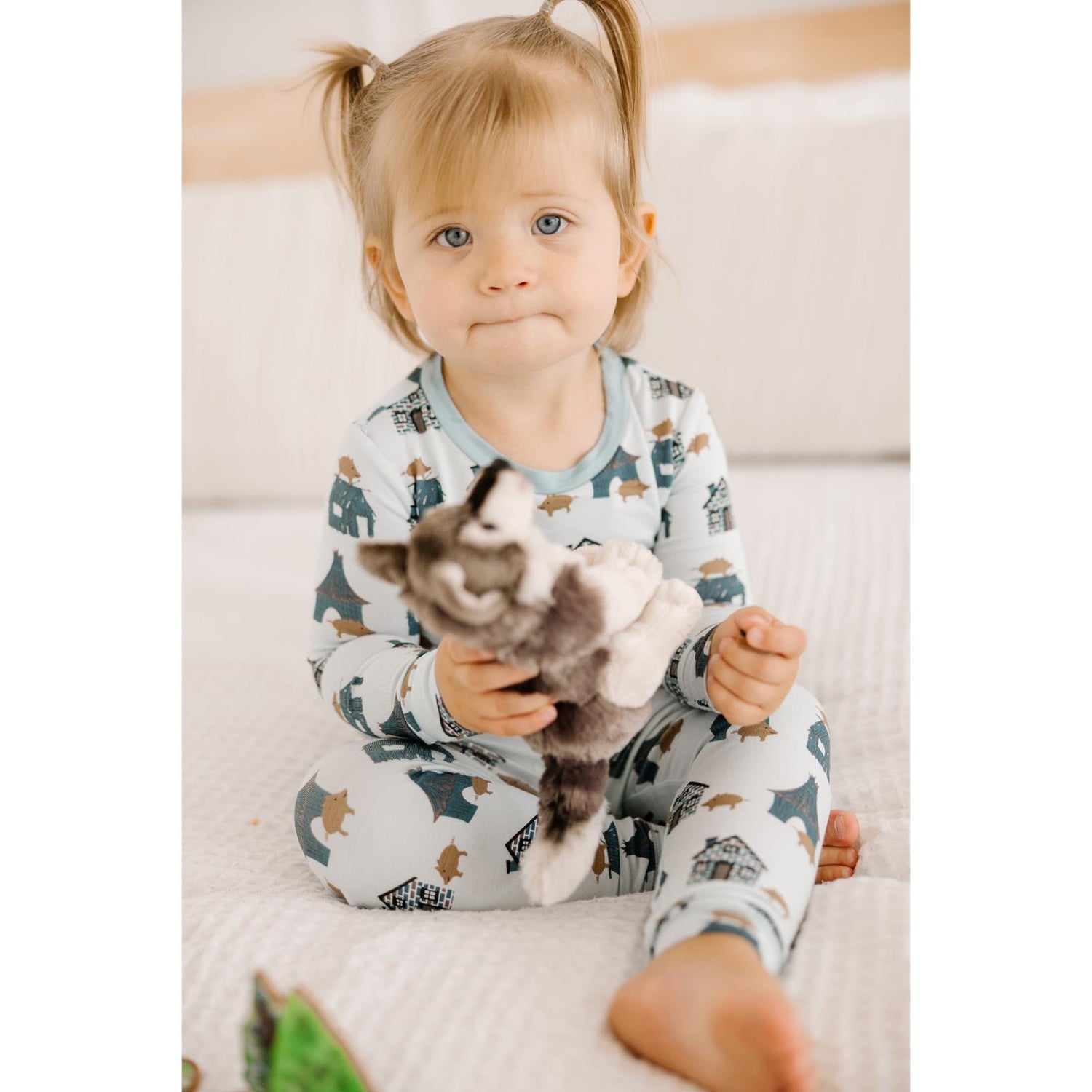 Print Long Sleeve Pajama Set in Illusion Blue Three Little Pigs