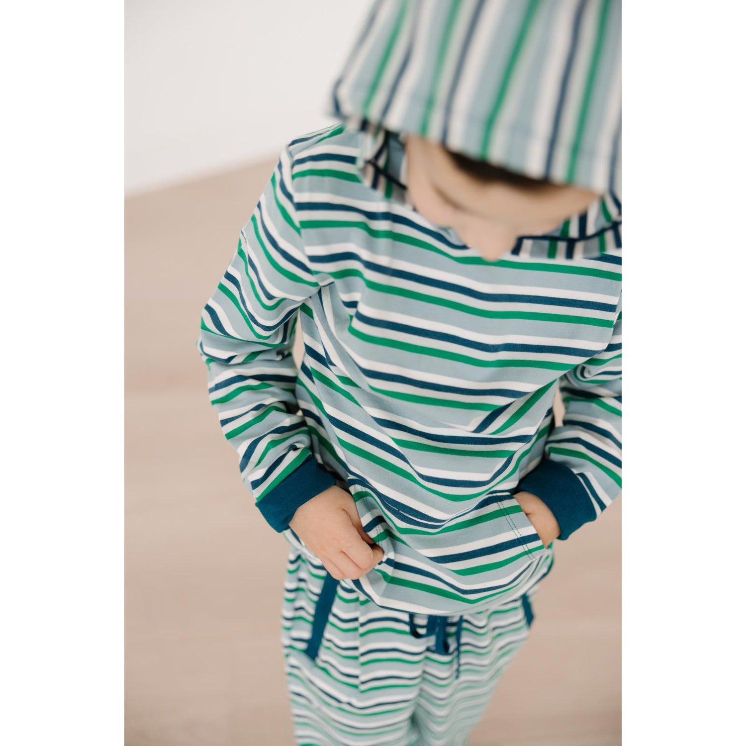 Print Luxe Kangaroo Pocket Pullover and Jogger Set in Stormy Sea Stripe (338633)