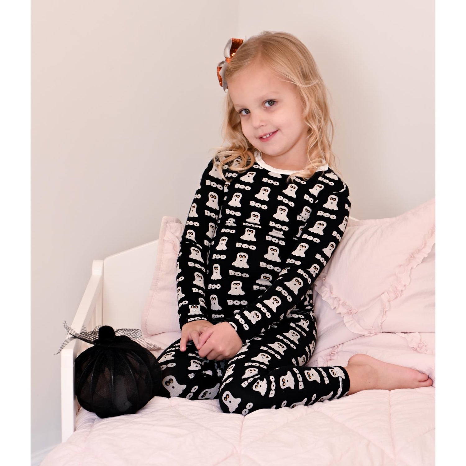 Print Long Sleeve Pajama Set in Midnight Boo (338499)