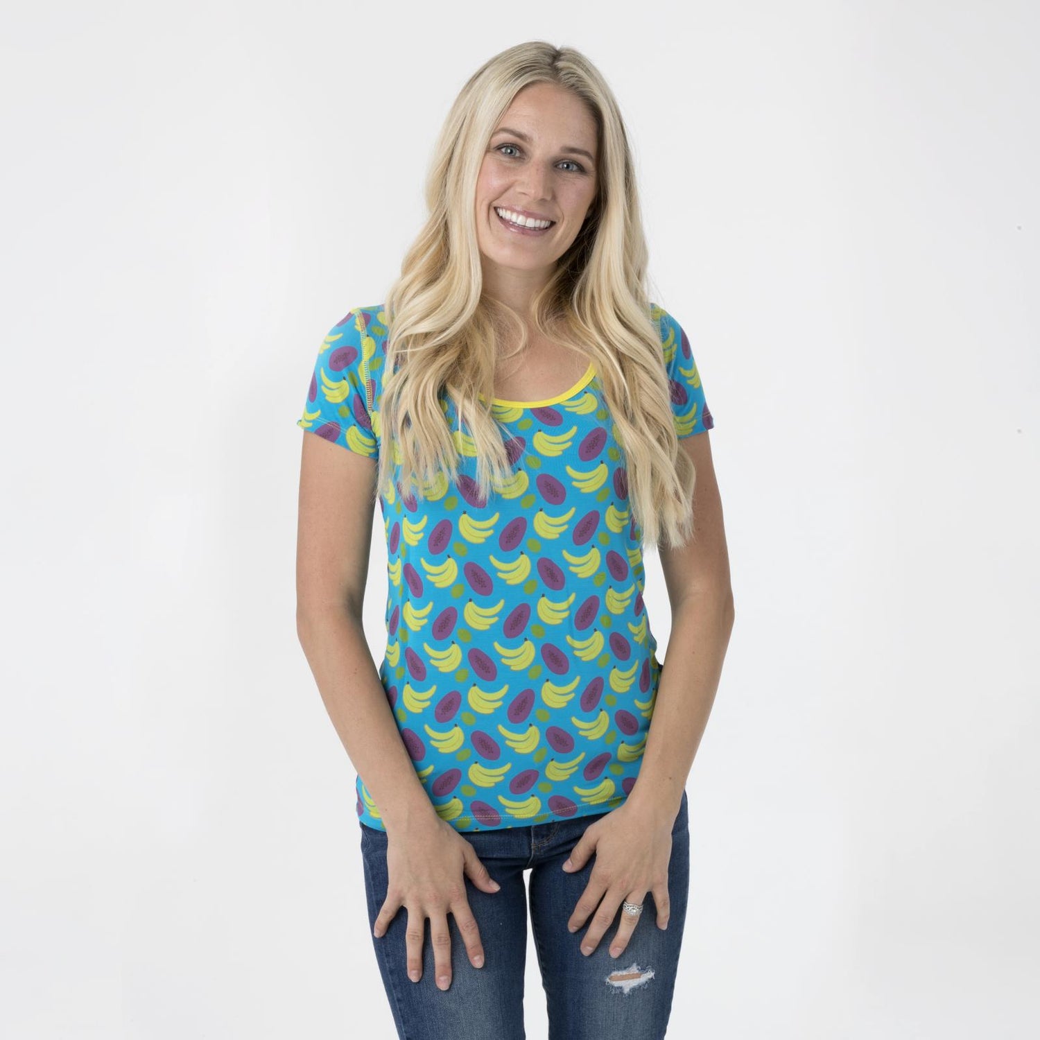 Print Short Sleeve Scoop Neck Tee in Tropical Fruit