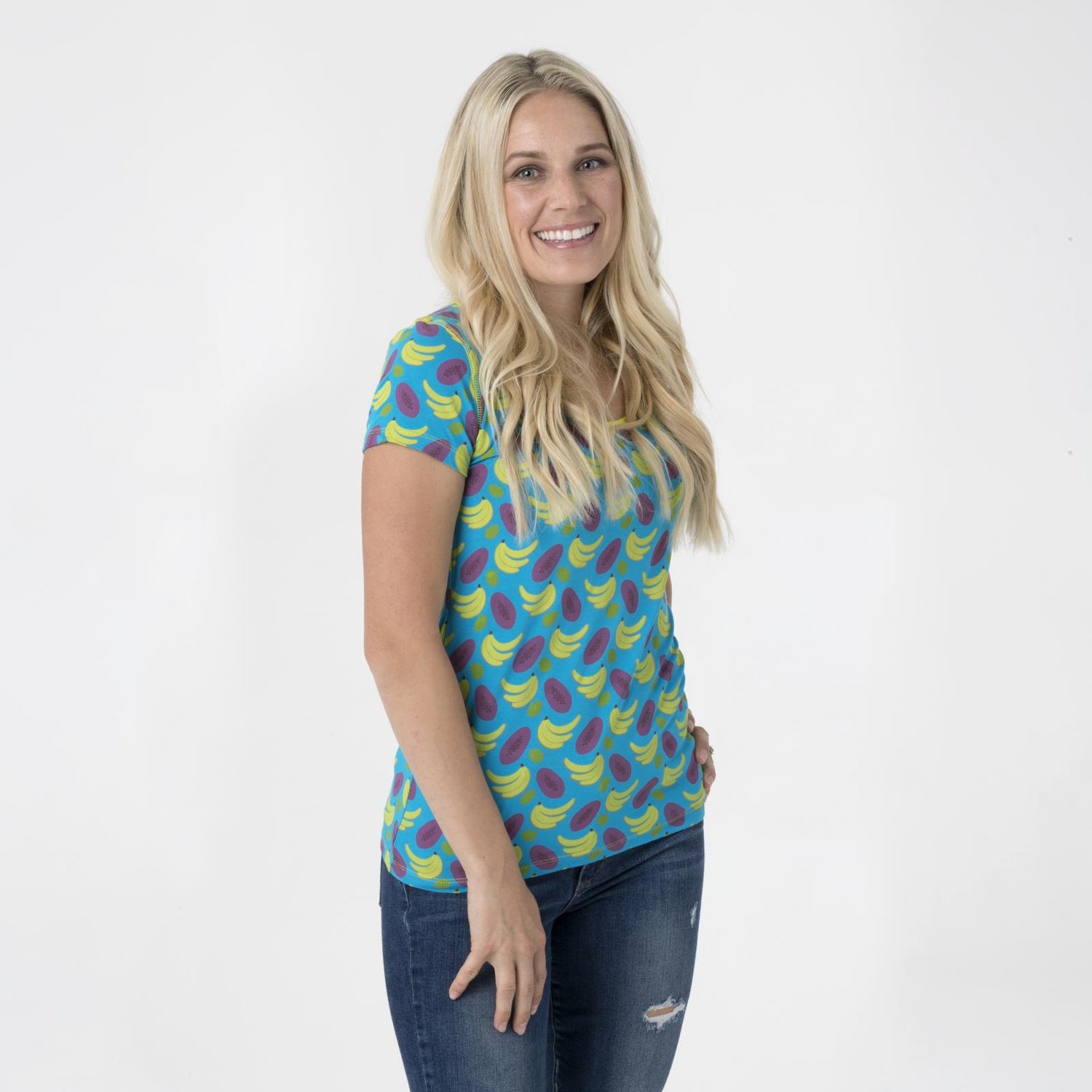 Print Short Sleeve Scoop Neck Tee in Tropical Fruit