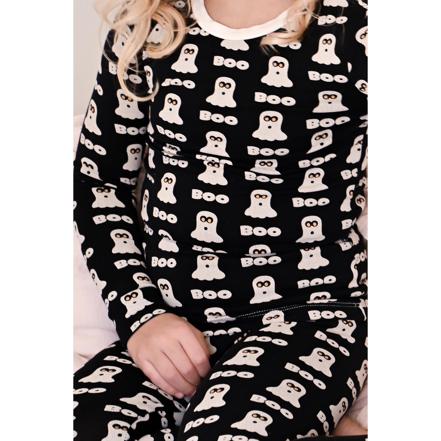 Print Long Sleeve Pajama Set in Midnight Boo (338748)