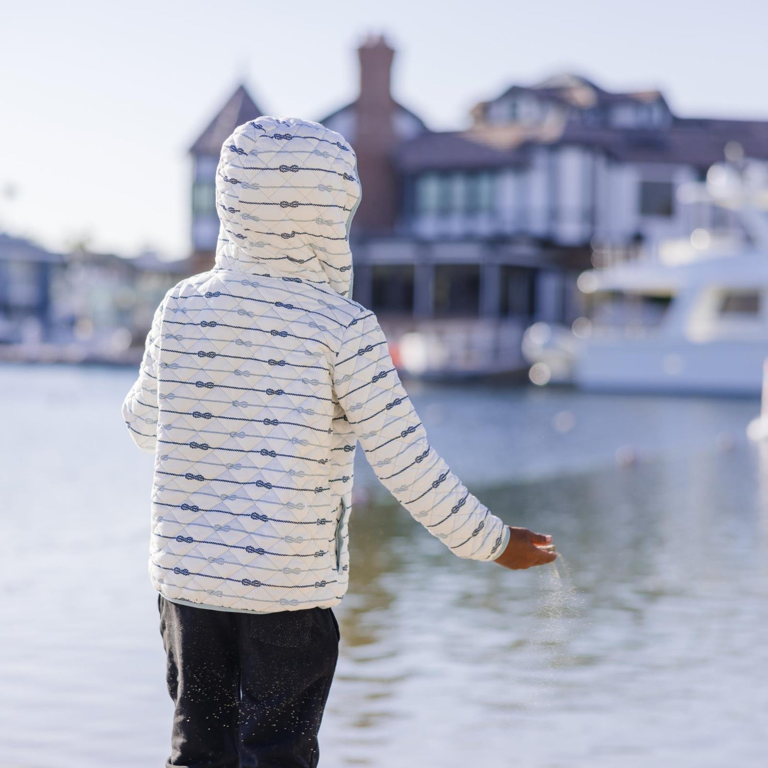 Print Quilted Jacket with Sherpa-Lined Hood in Natural Boat Rope/Stormy Sea Splashing Whales