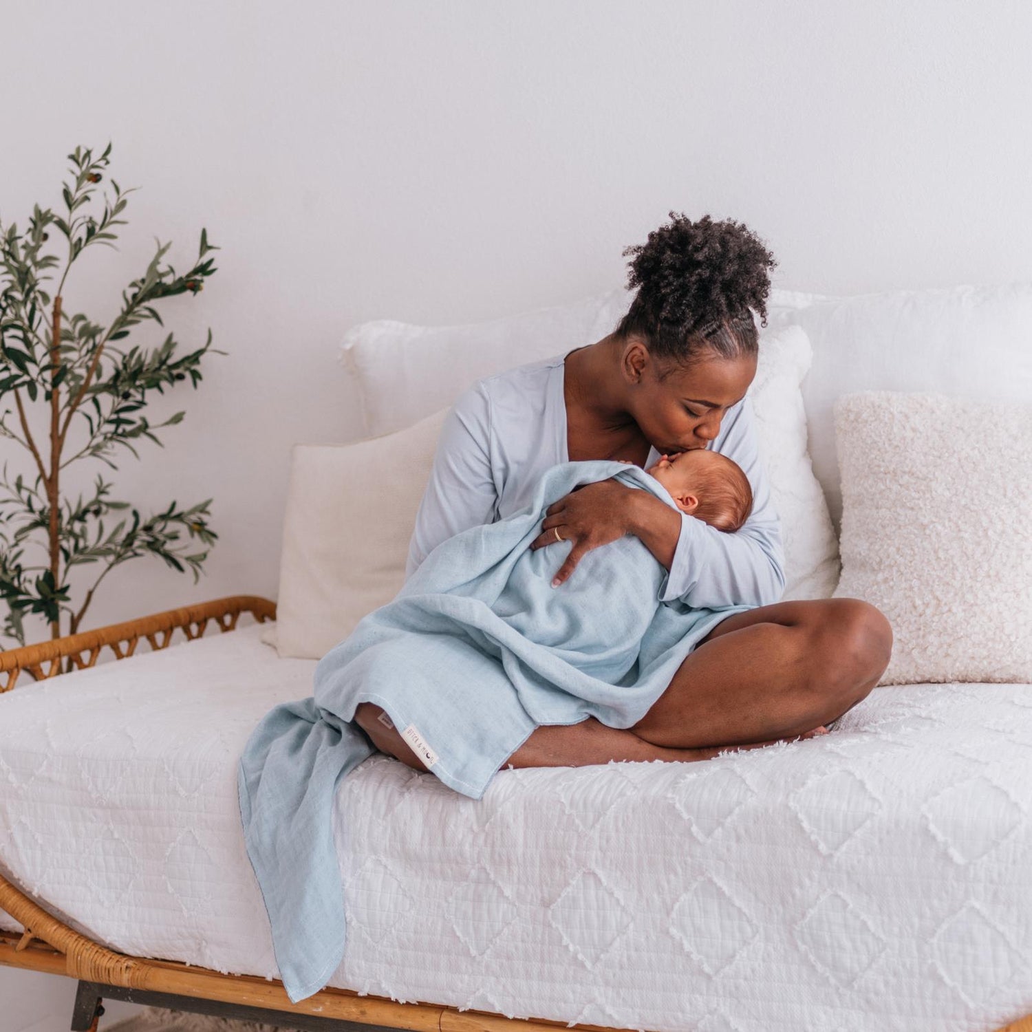 Soft Spun Cotton Muslin Swaddle 47 x 47 in Baby Blue/Ocean (360434)