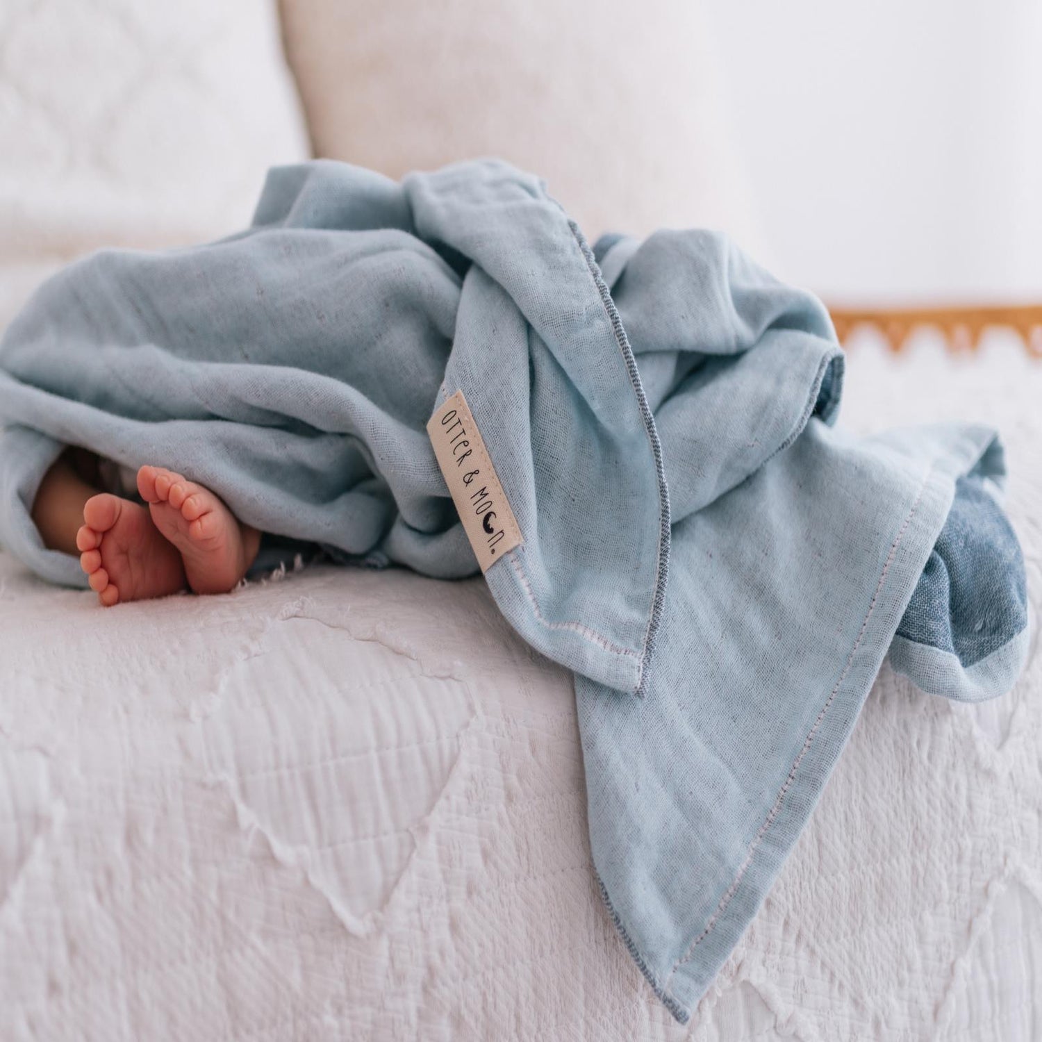 Soft Spun Cotton Muslin Swaddle 47 x 47 in Baby Blue/Ocean (360436)