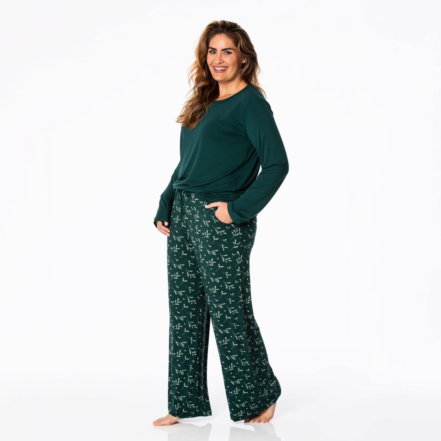 Women's Print Lounge Pants in Pine Mistletoe