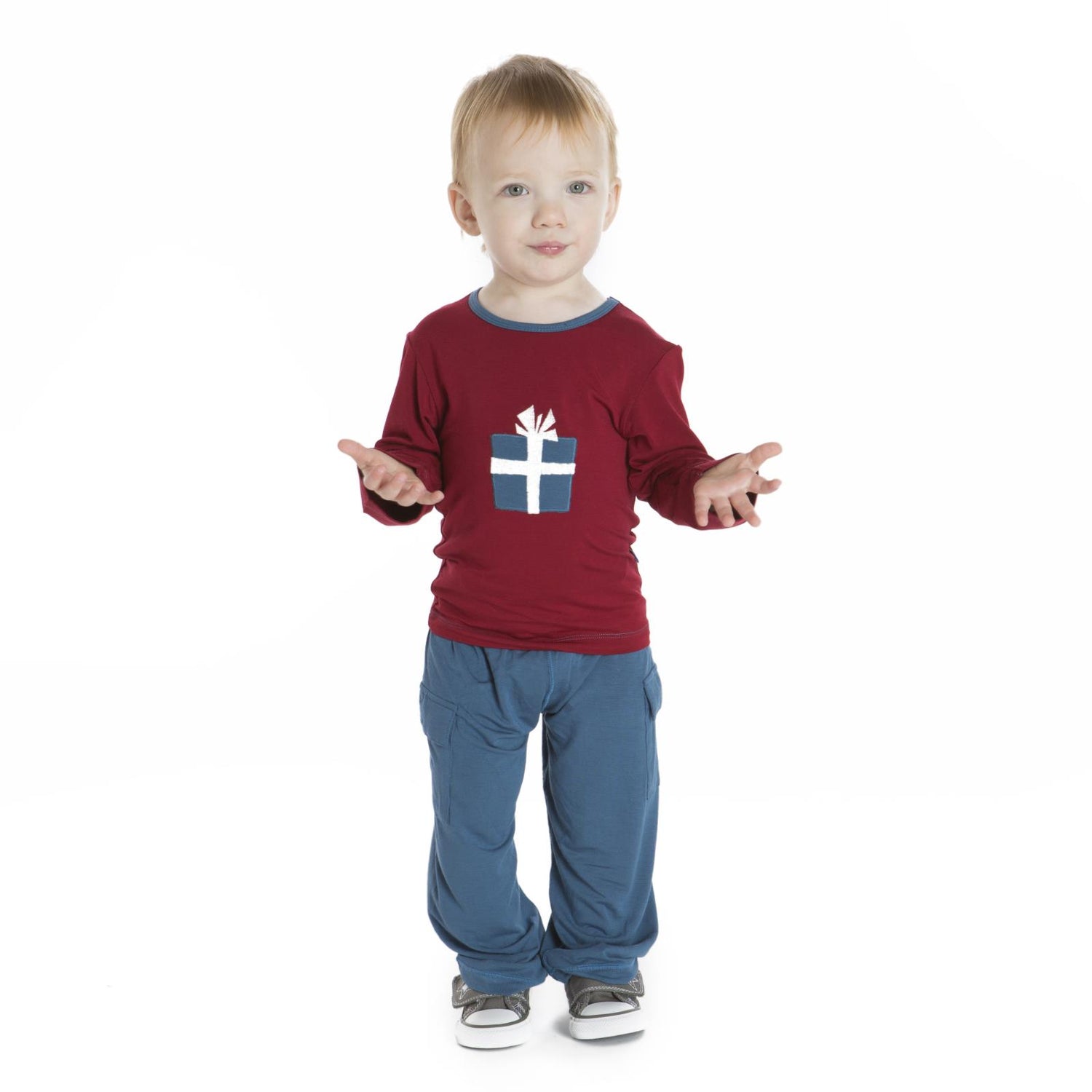 Long Sleeve Applique Tee in Brick Present