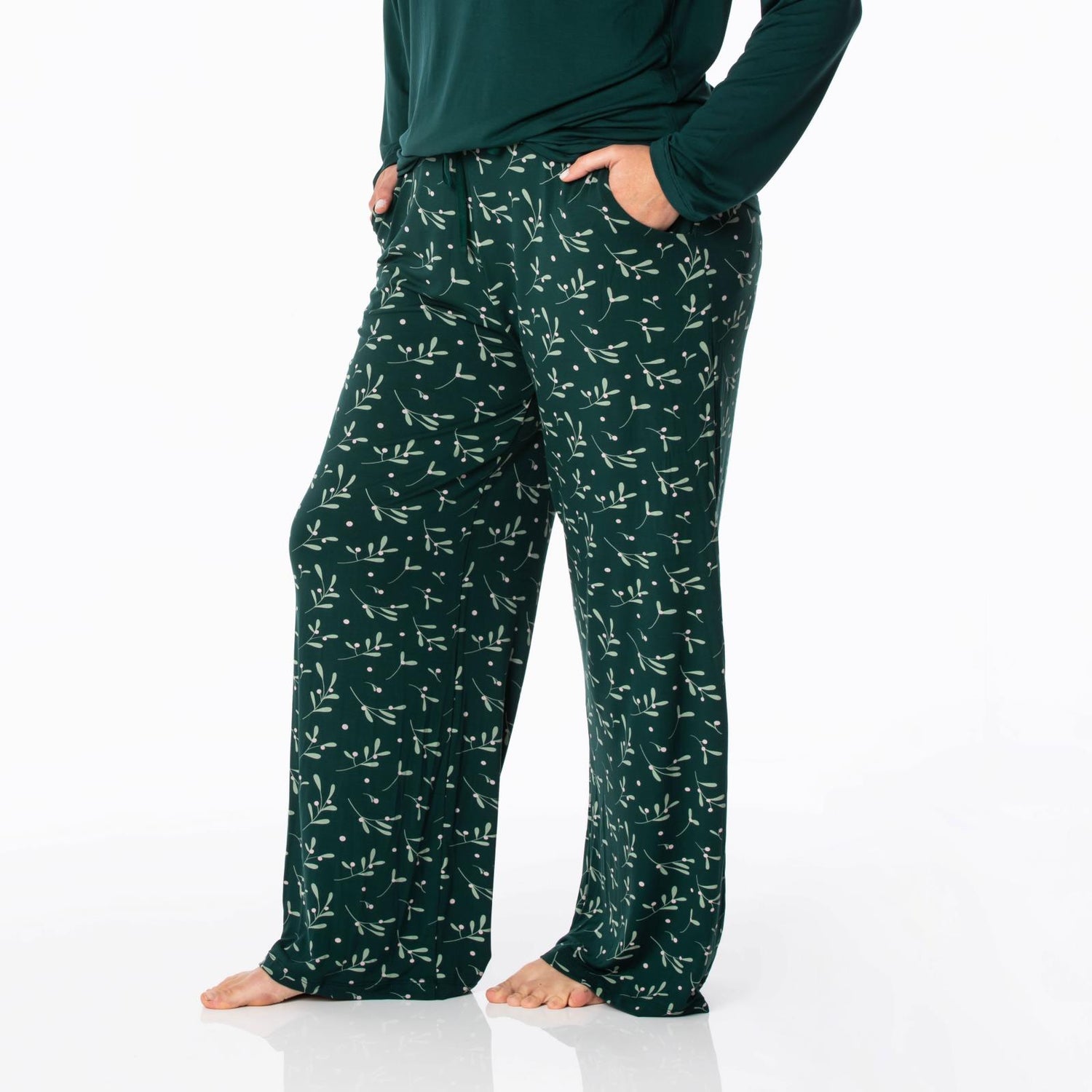 Women's Print Lounge Pants in Pine Mistletoe